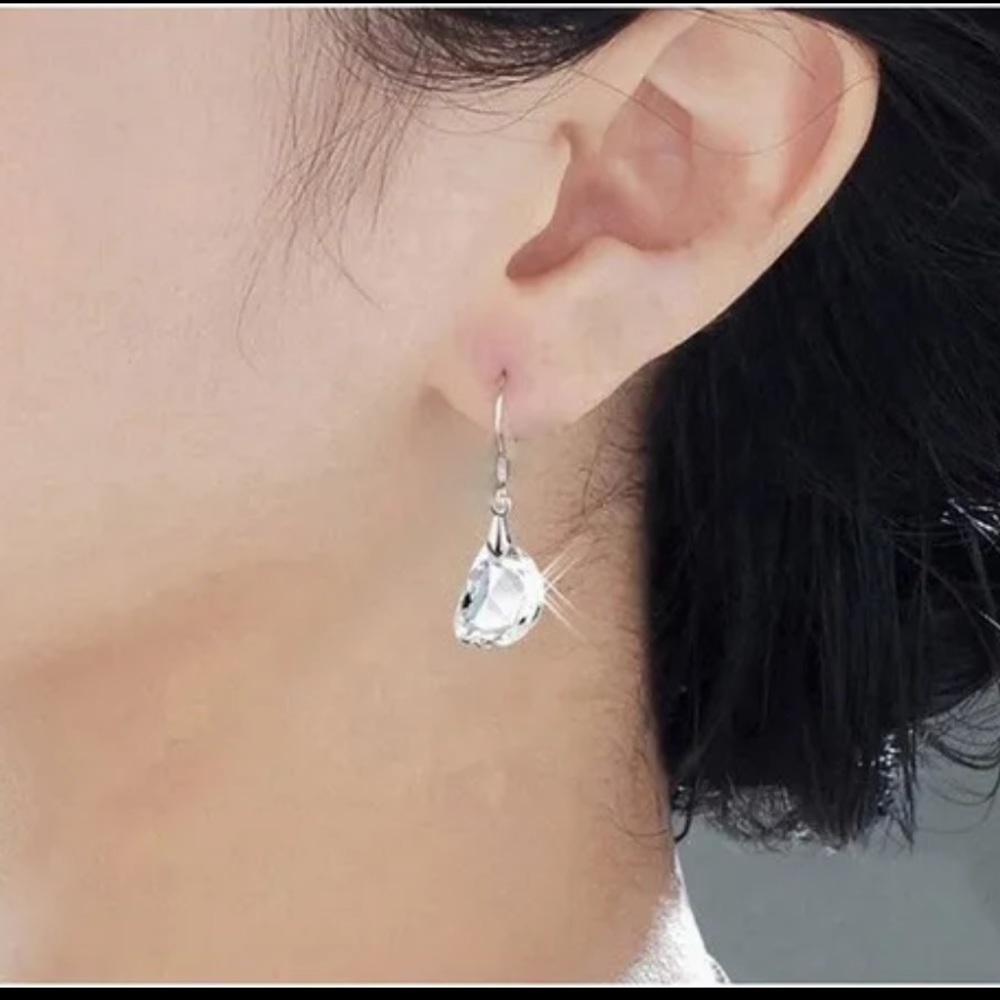 White Crystal on Sterling Silver - Picture 5 of 6